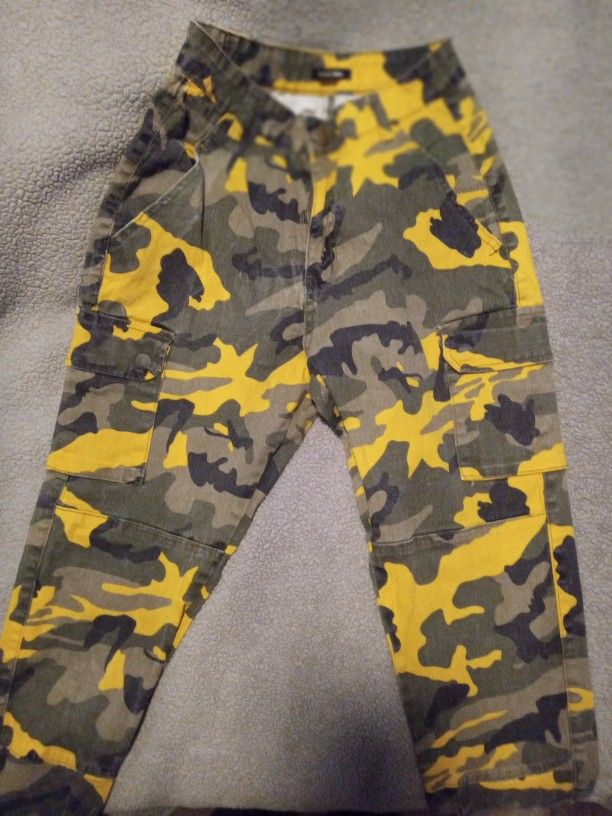 Women's FASHION NOVA Yellow And Gray Casual Camouflage Cargo Pants 