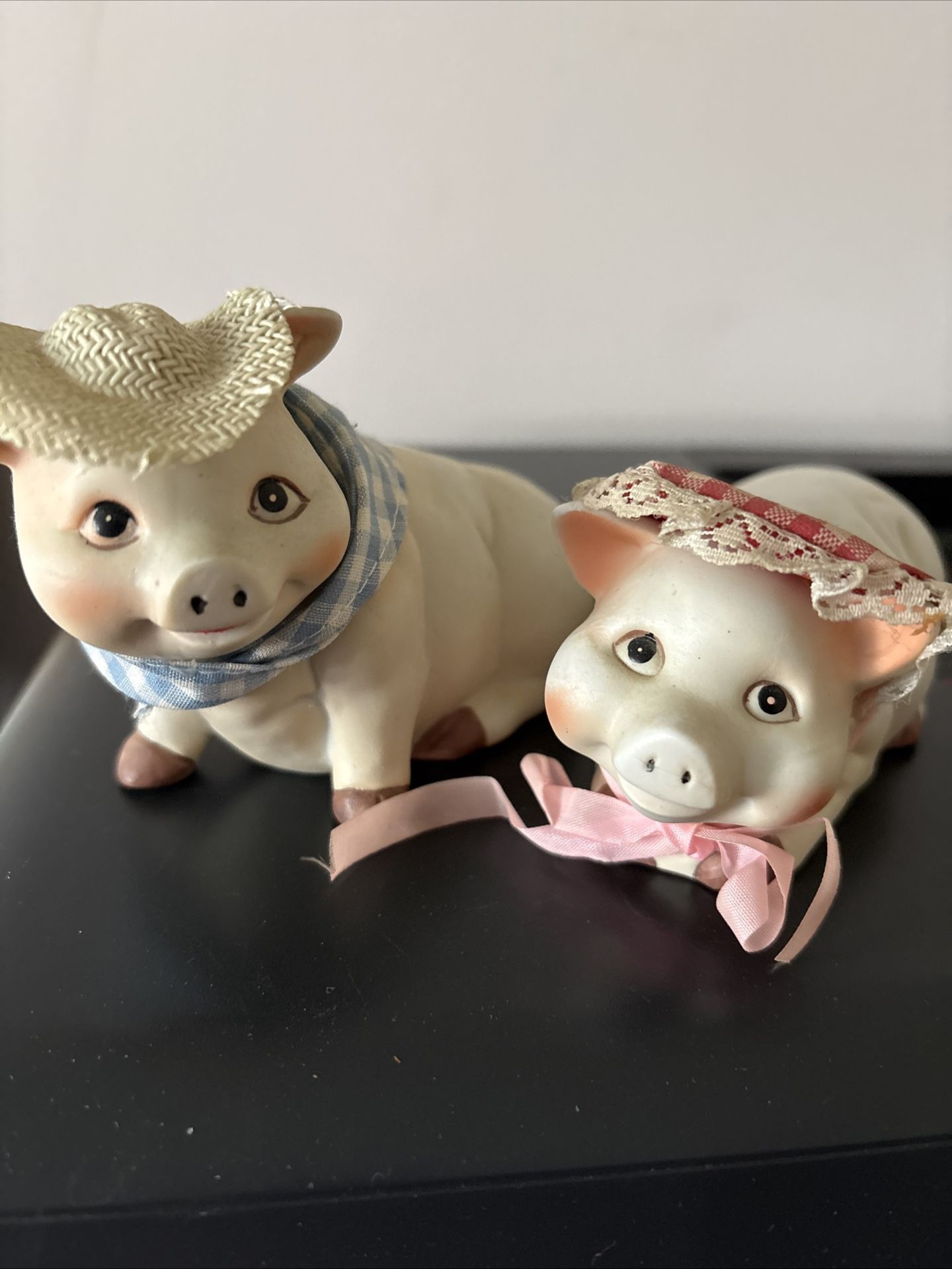 Loomco Country Classics, Roy, And Rita, Ceramic Farm Pig Figurines