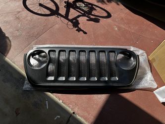 2019 Jeep Wrangler JL Sport Grille