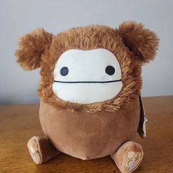 BNWT Squishmallow Benny Bigfoot Yeti 7.5” plush toy