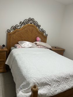 Queen bed set