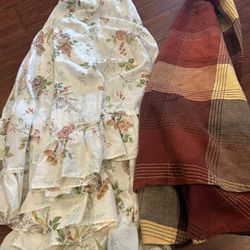 Round table cloths