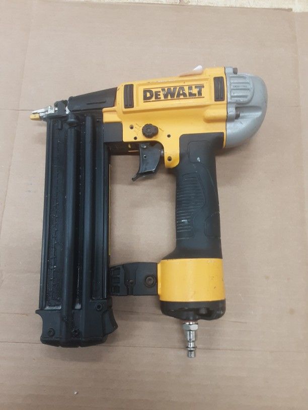 18-Gauge Pneumatic Brad Nailer