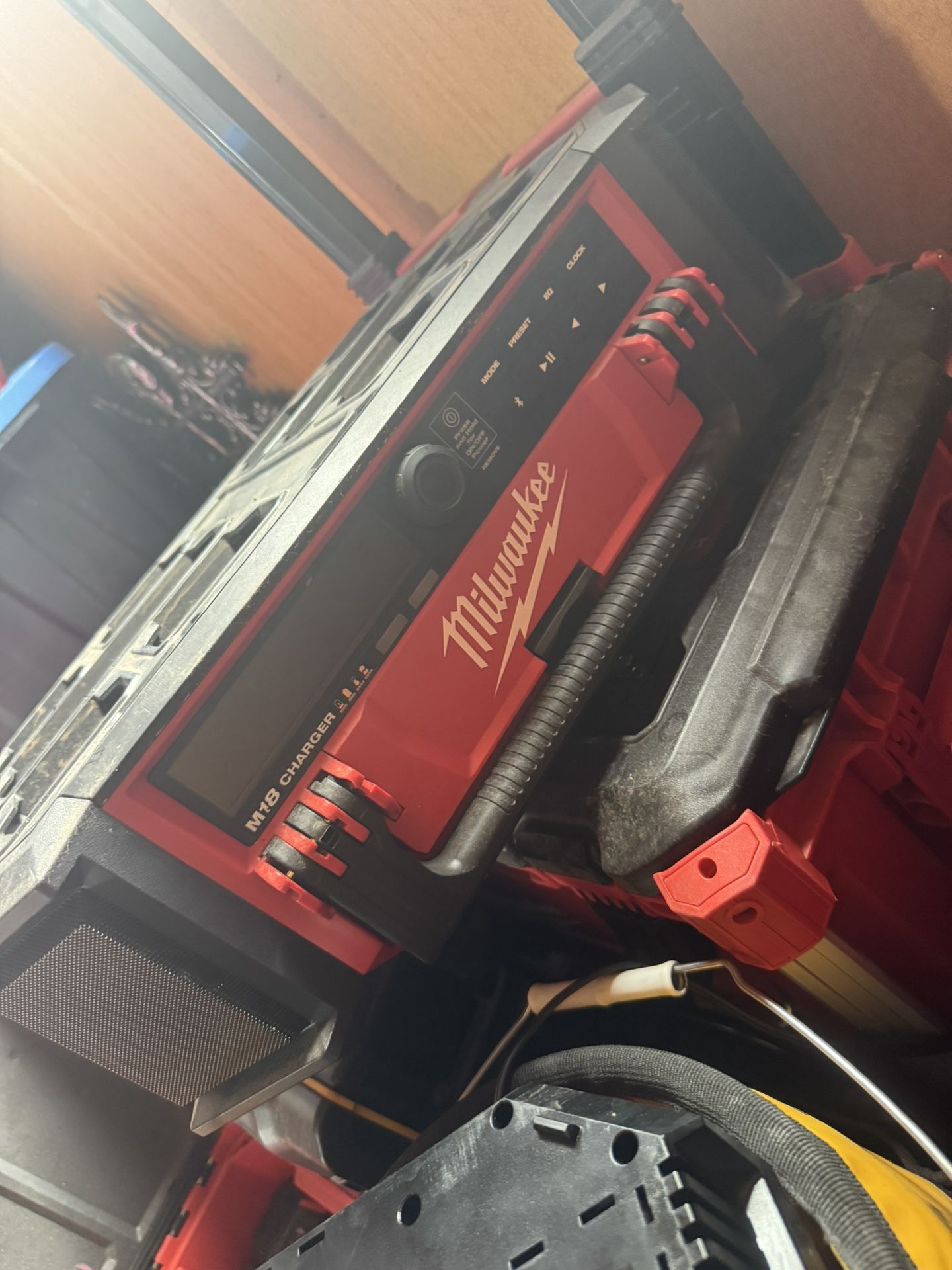Milwaukee Packout Radio