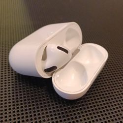 Right pod And Case 4th Gen