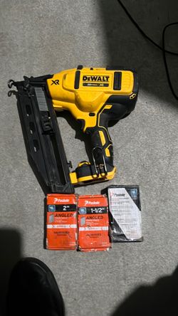 DeWalt 20V Max XR Cordless Finish Nailer