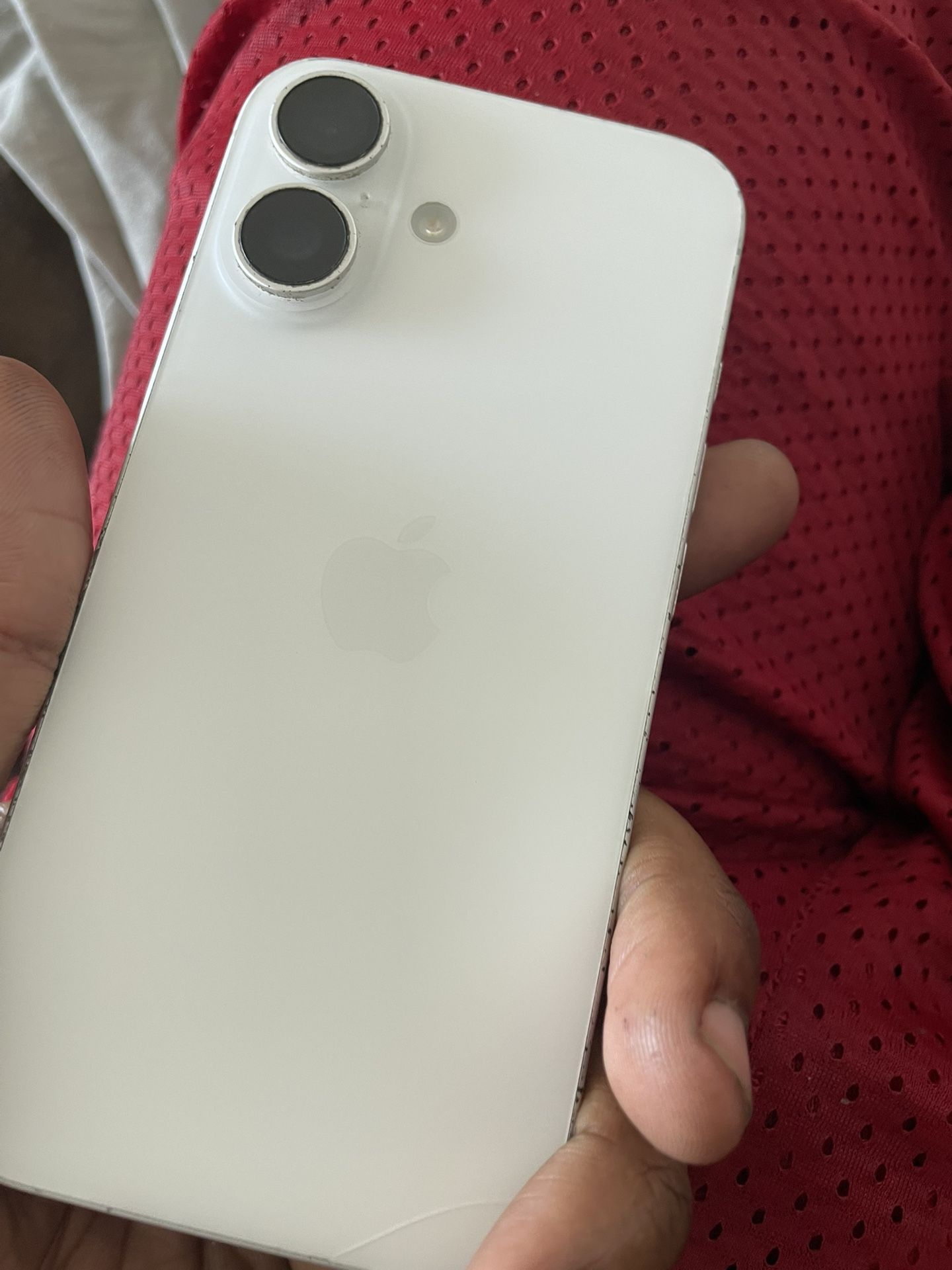 iPhone 16
