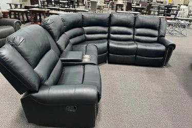 New power recliner sectional couch / free delivery