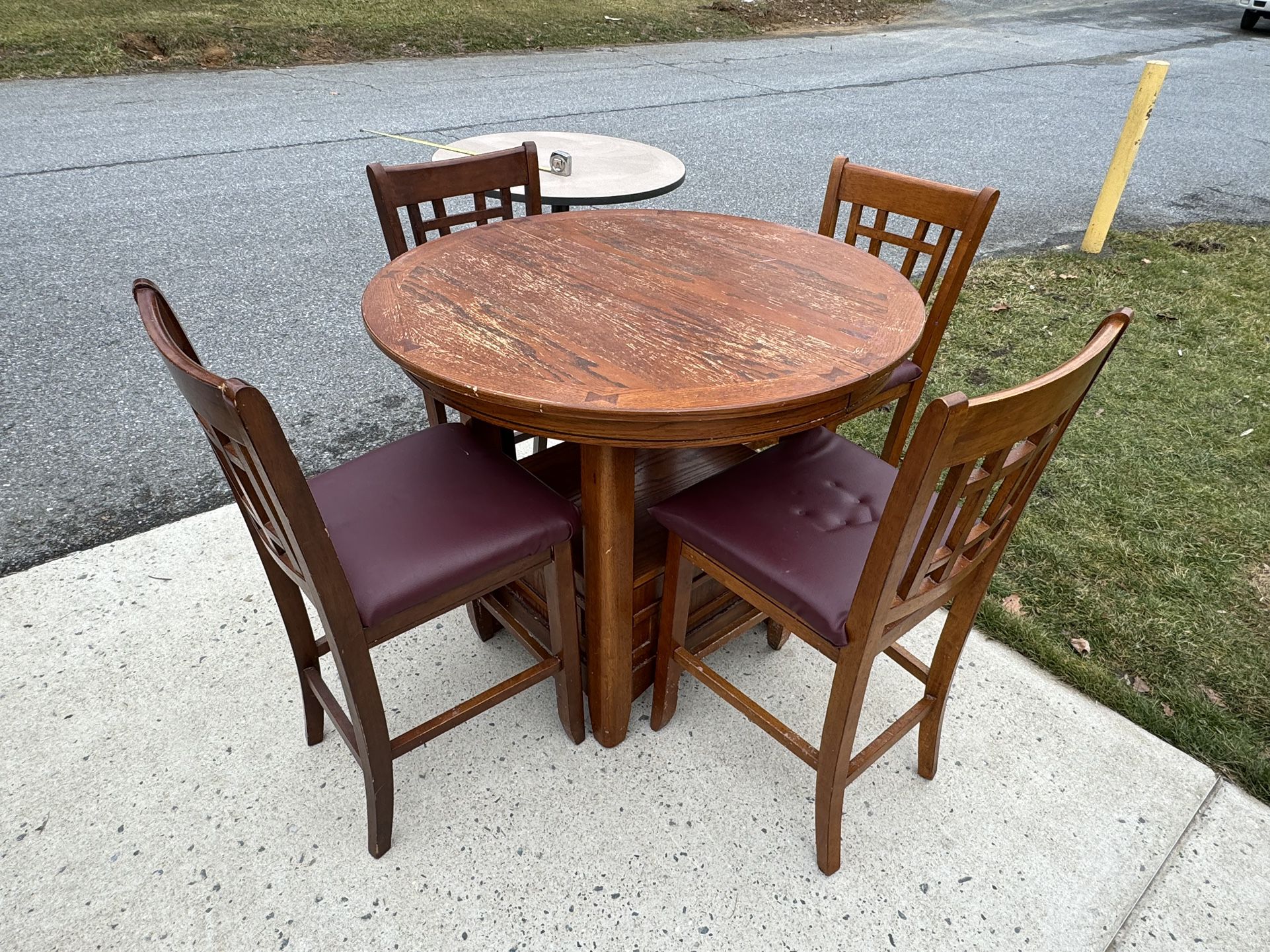 Counter Height Dining Table w/ 4 Stools - Read Description - Marietta, Pa Pick Up
