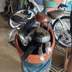 12 Golf Clubs With Bag