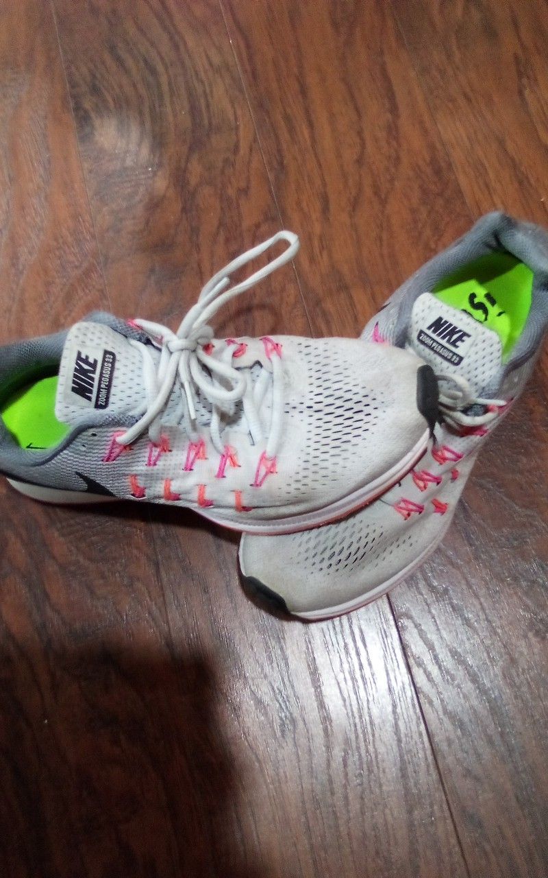 Nike Zoom Pegasus 33 Size 9