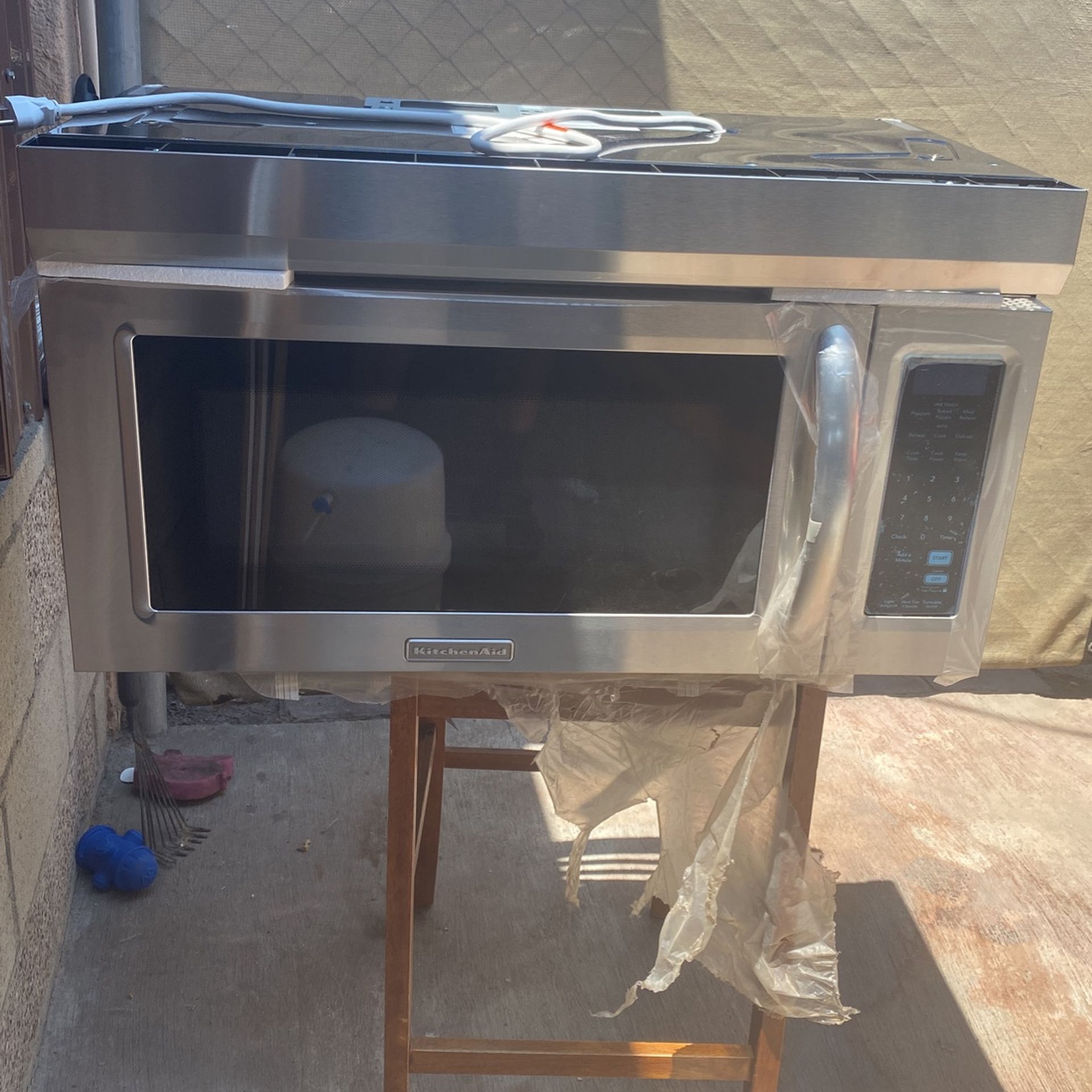 KitchenAid KHMS1850SSS 1.8 Cu. Ft. Over-the-Range Microwave Oven with 1,000 Cooking Watts, 4 Speed Fan & Keep Warm Option: Stainless Steel