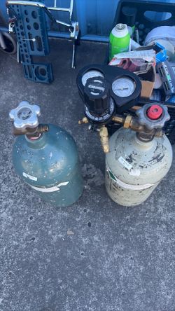 Nitrogen tanks  (full)