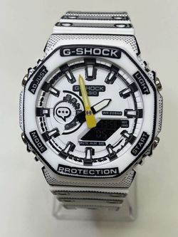 Casio G-Shock Ana-Digi Watch White Comic Edition
