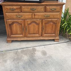 Solid Wood Hutch