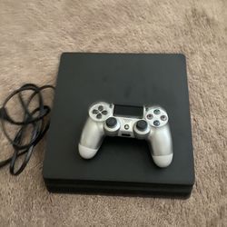 Ps4 slim 