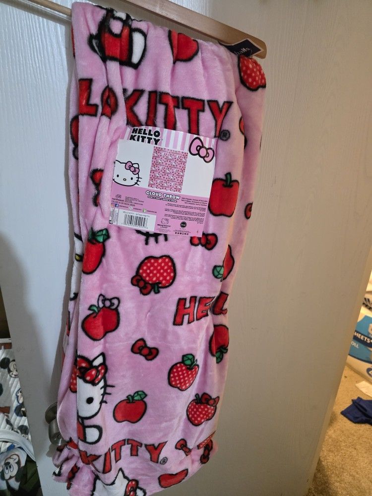 Hello Kitty Blanket
