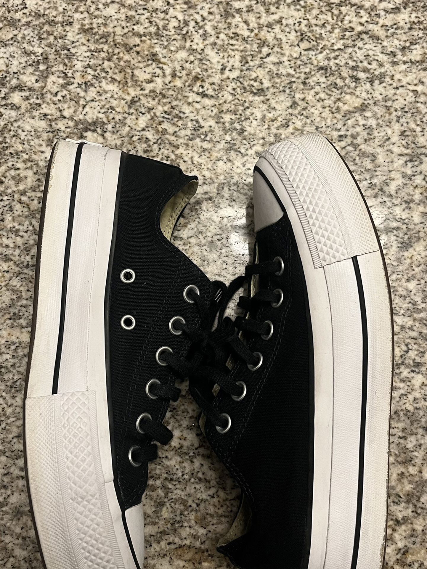 Converse Platform Women’s Size 7.5