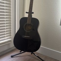 Yamaha F335 Acoustic Guitar