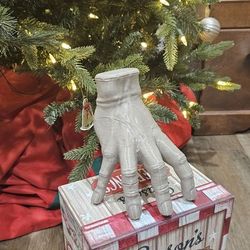 Thing from Adam's Family / Wednesday.