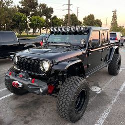 2023 Jeep Gladiator