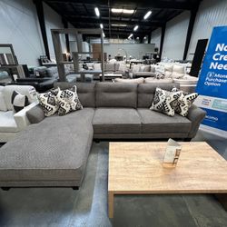 CLEARANCE: 2pc Gray Sectional