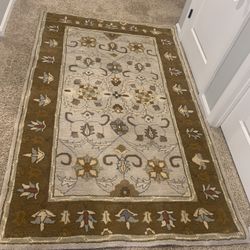 Traditional Floral Area Rug — Neutral Cream/Brown, Clean
