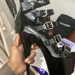 Size 10, 7 Inch Women’s Pleasers Never Worn Outside