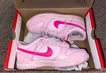 Nike pink dunks