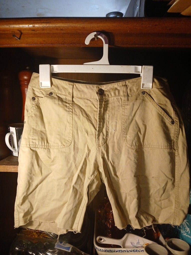 Old Navy Size 6 Tan Cut Khaki Shorts