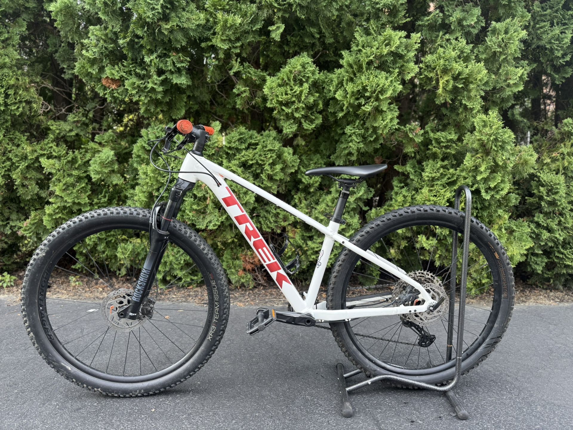 Trek 2022 X-caliber Small w/ Dropper Post