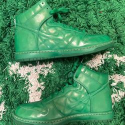 Nike Dunk High Supreme Pine Green Size: 9.5
