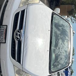 Parting Out 2006 Hyundai Entourage Part