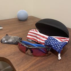 BRAND NEW Oakley Flak 2.0 XL Sports Sunglasses