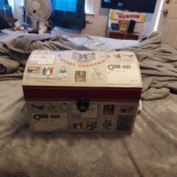 Punch studio large treasure chest collectable box
