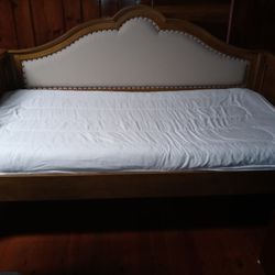 Twin Sized Day Bed