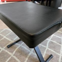 Piano bench