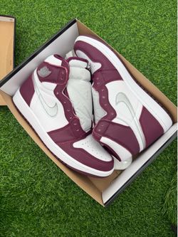 New Jordan 1 Bordeaux Size 9
