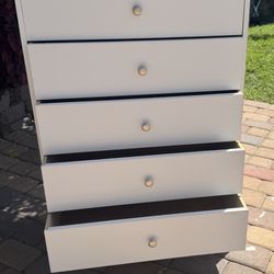 New Dresser 5 Drawer Chest