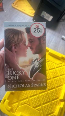 The lucky One paperback  Nicholas sparks