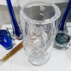 Gorgeous signed Crystal Vase 10” in height and very heavy. Excellent condition-like new  This vase is in perfect condition.  Please message with any q