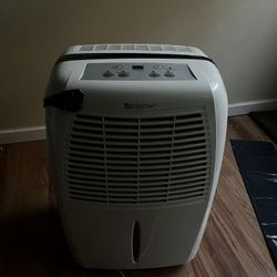 70‑pint portable dehumidifier made by EdgeStar