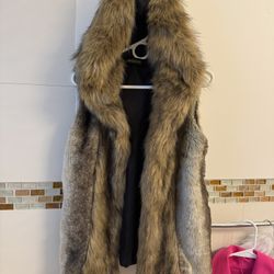 Men’s Small/ Women’s Medium Faux Fur Hooded Vest