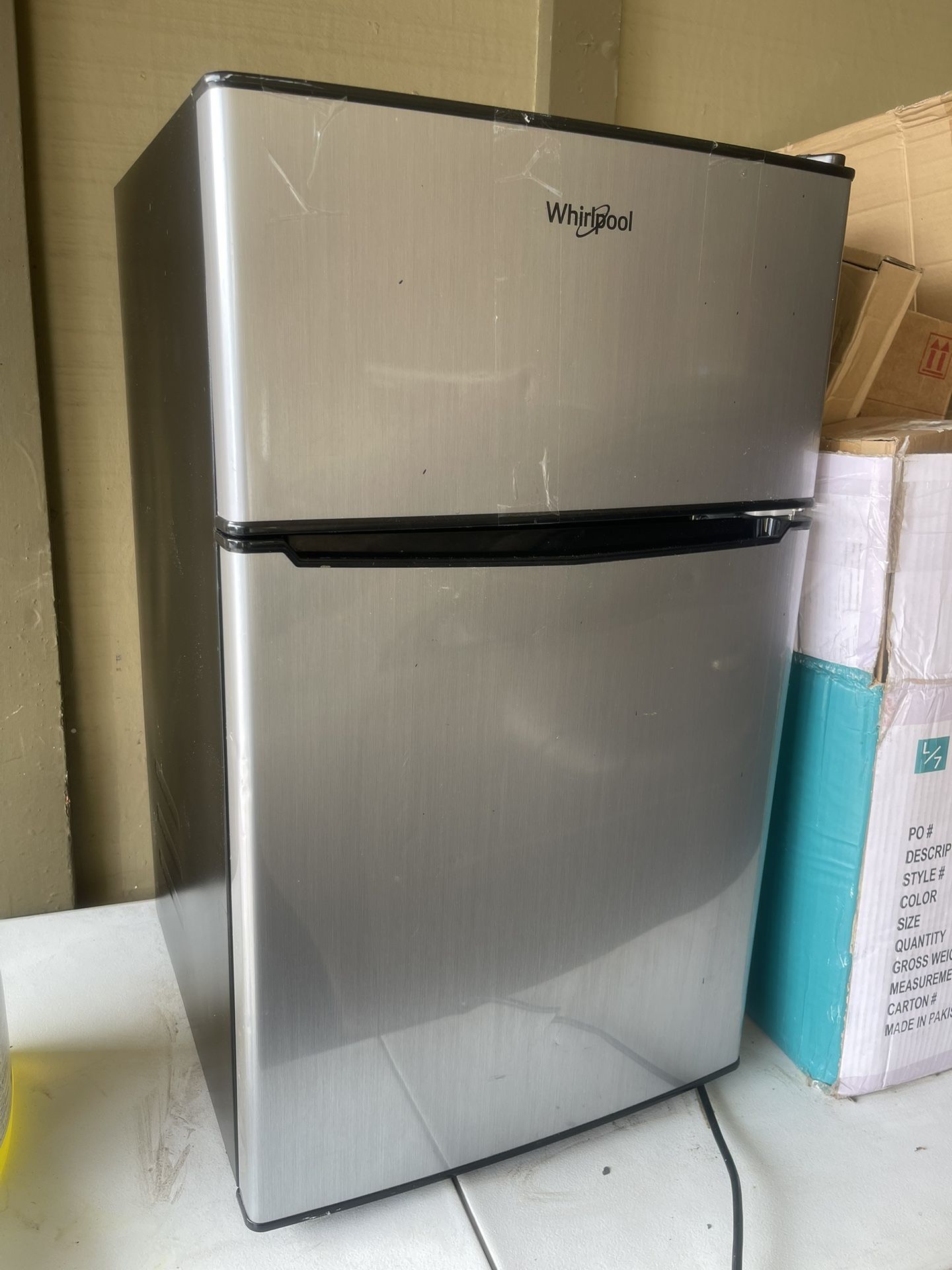 Whirlpool 3.1 cu ft Mini Refrigerator Stainless Steel WH31S1E
