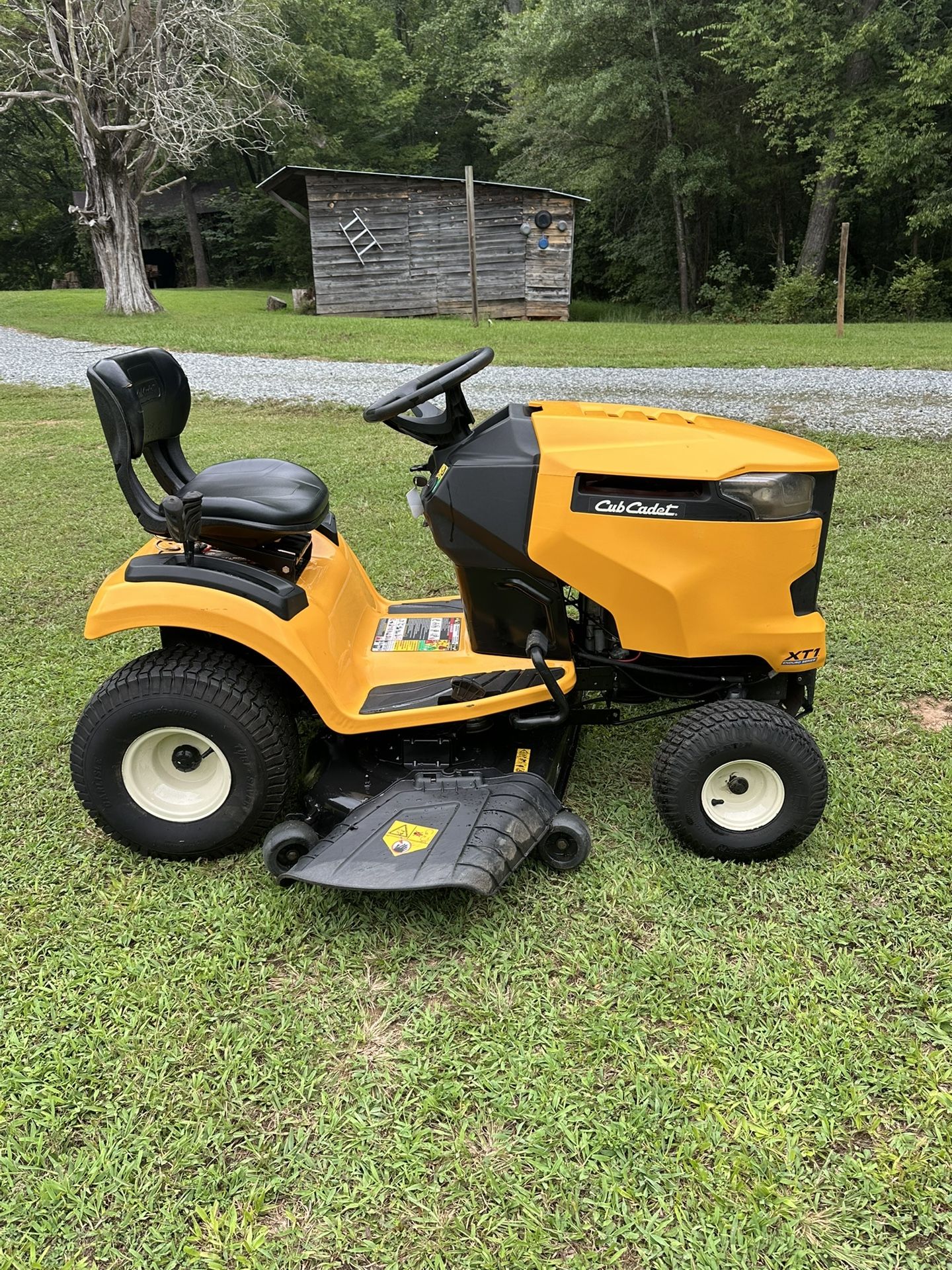 Cub Cadet Riding Lawnmower 