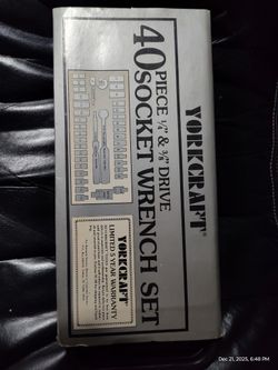 40 Piece Socket Wrench Set