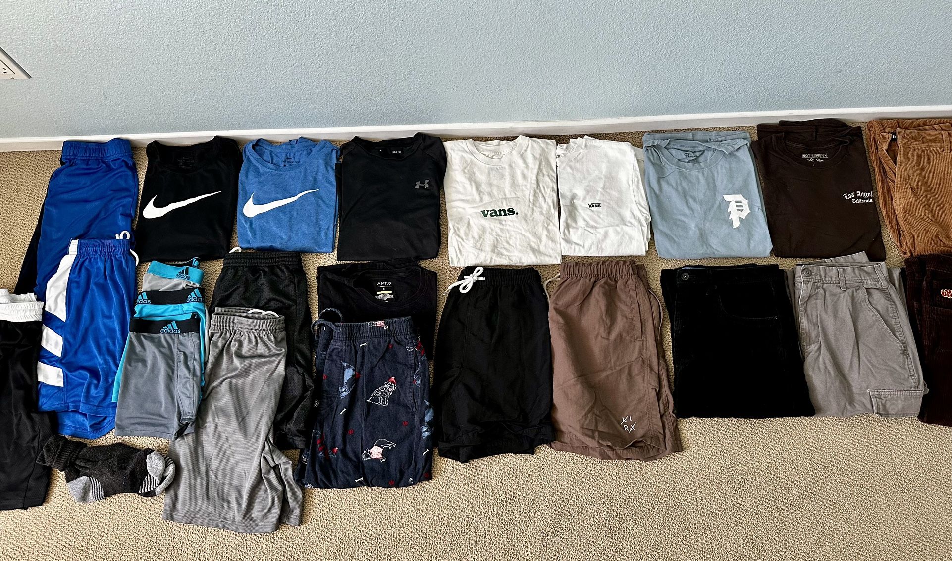 Boys Clothing - Size Youth XL/Men’s Small