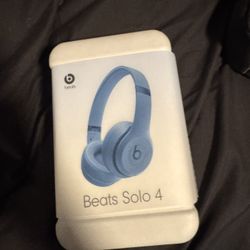 Beats Solo 4 Headphones