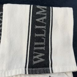 William Sonoma Set of 4 Kitchen Towels