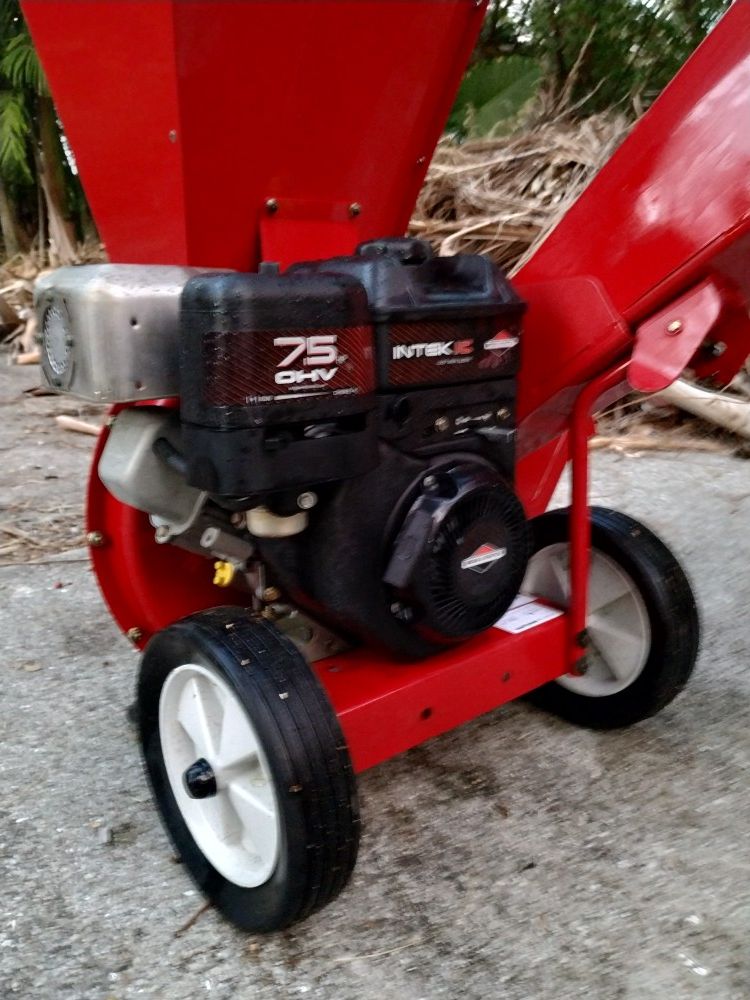 CRAFTSMAN 7.5 HP 3inch 3in1 WOOD CHIPPER 7.5 HP INTEK BRIGGS